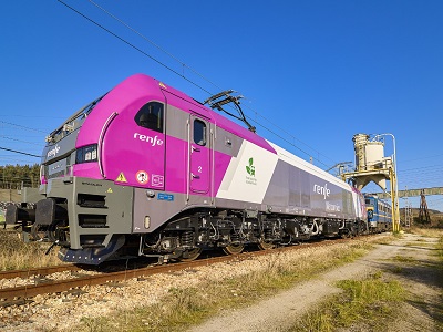 Renfe Mercancas estrena la primera locomotora para la variante de Pajares